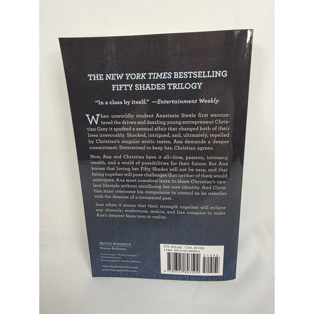 Fifty Shades Freed E L James Romance Novel Softcover NY Times Bestseller‎ Book
